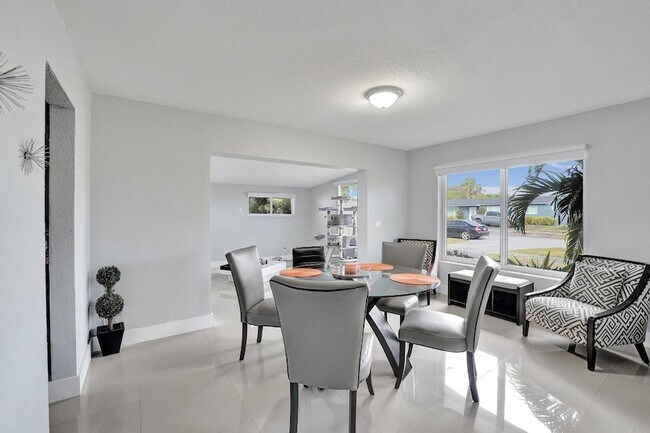 Building Photo - 3322 McKinley St