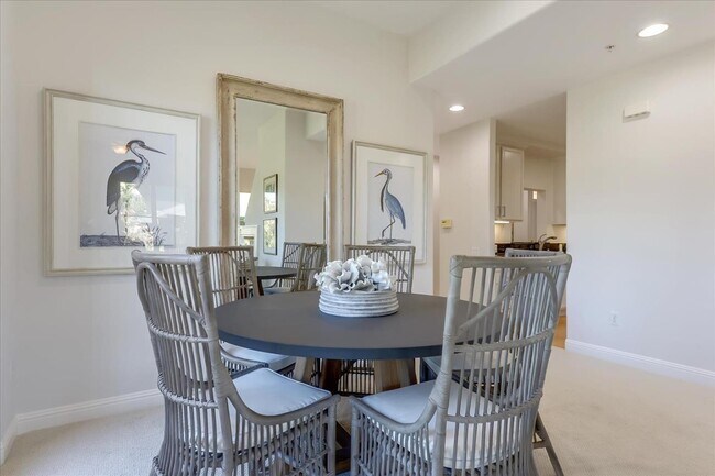 Building Photo - 435 Sheridan Ave