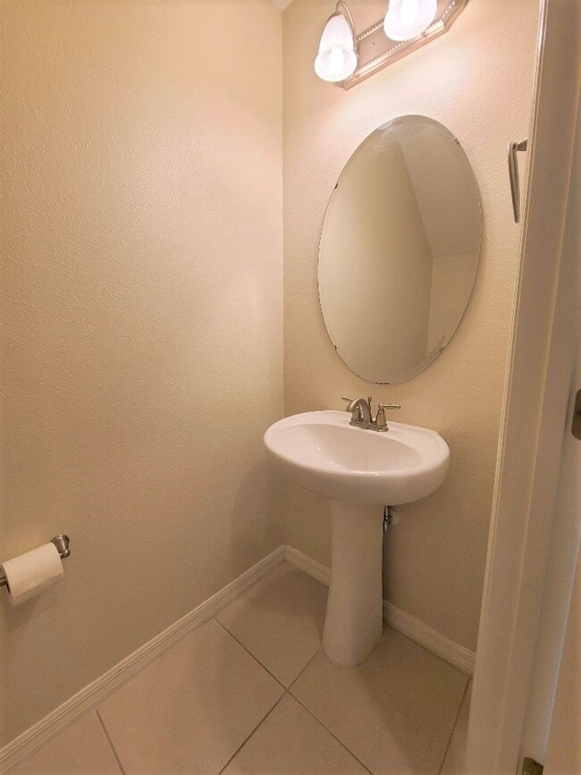 Building Photo - 3br 2.5ba at OVIEDO ON THE PARK. Tile floo...