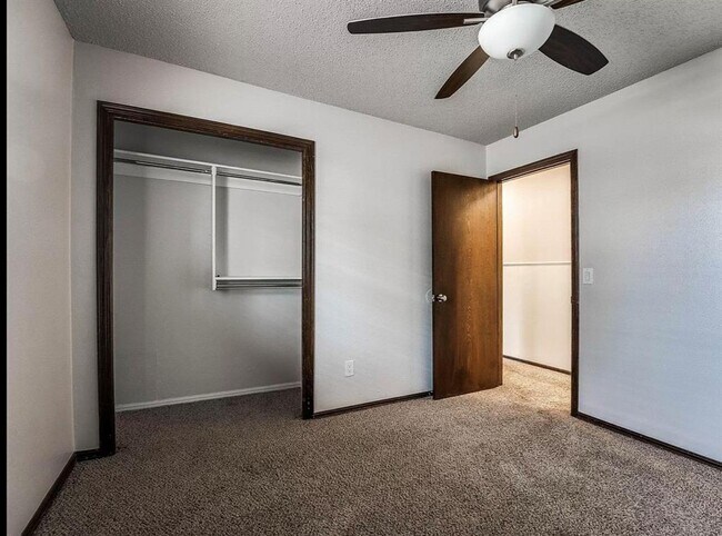 Building Photo - 721 Claremont Dr