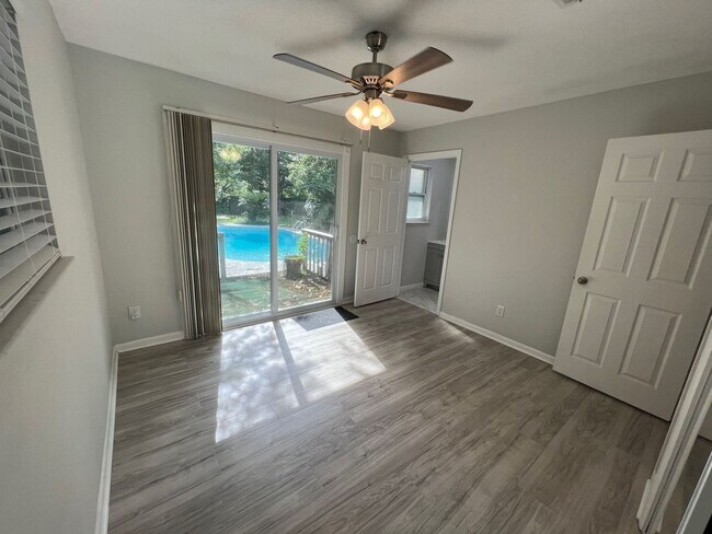 Building Photo - Pensacola - Mallory Heights - 3 Bedroom, 2...
