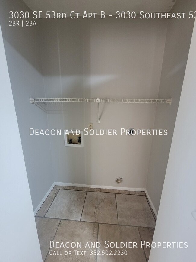 Building Photo - 3030 SE 53rd Ct