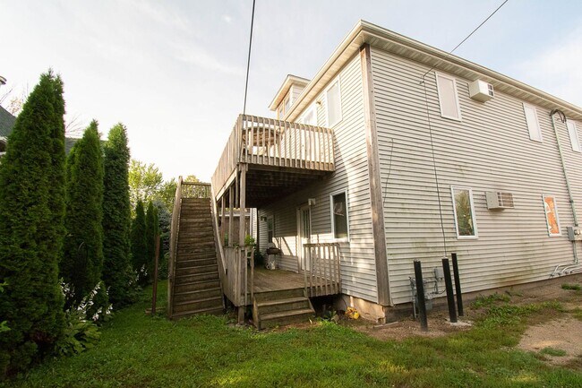 Building Photo - 127 Elizabeth Ave