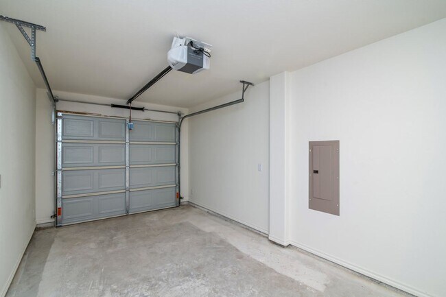 Building Photo - COMING SOON!  3 BEDROOM DUPLEX LOCATED IN WHITERIGHT TEXAS!