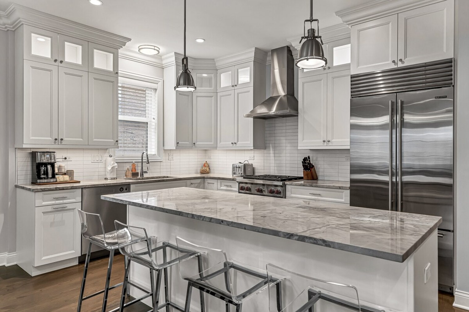 Building Photo - 3808 N Kenmore Ave