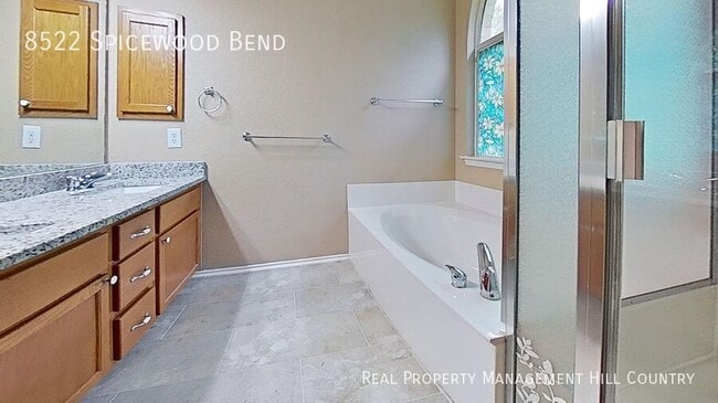 Building Photo - 8522 Spicewood Bend