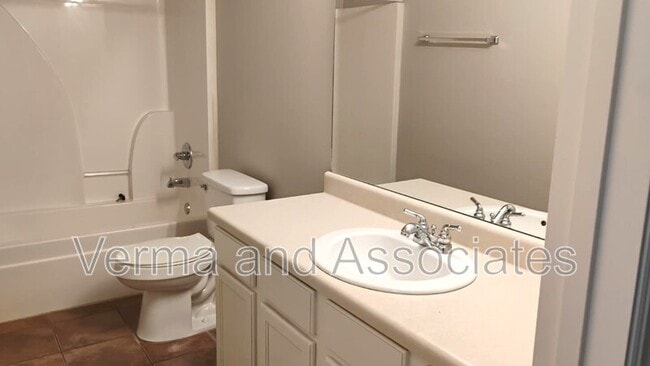 Building Photo - 281 Graystone Cir