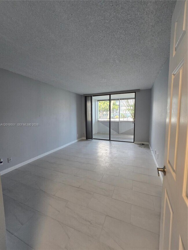 Building Photo - 2761 Taft St