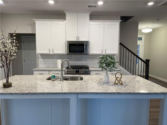 Building Photo - 500 Duval Dr