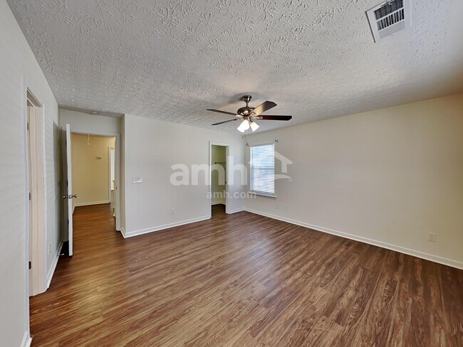 Building Photo - 114 Nacoochee Way