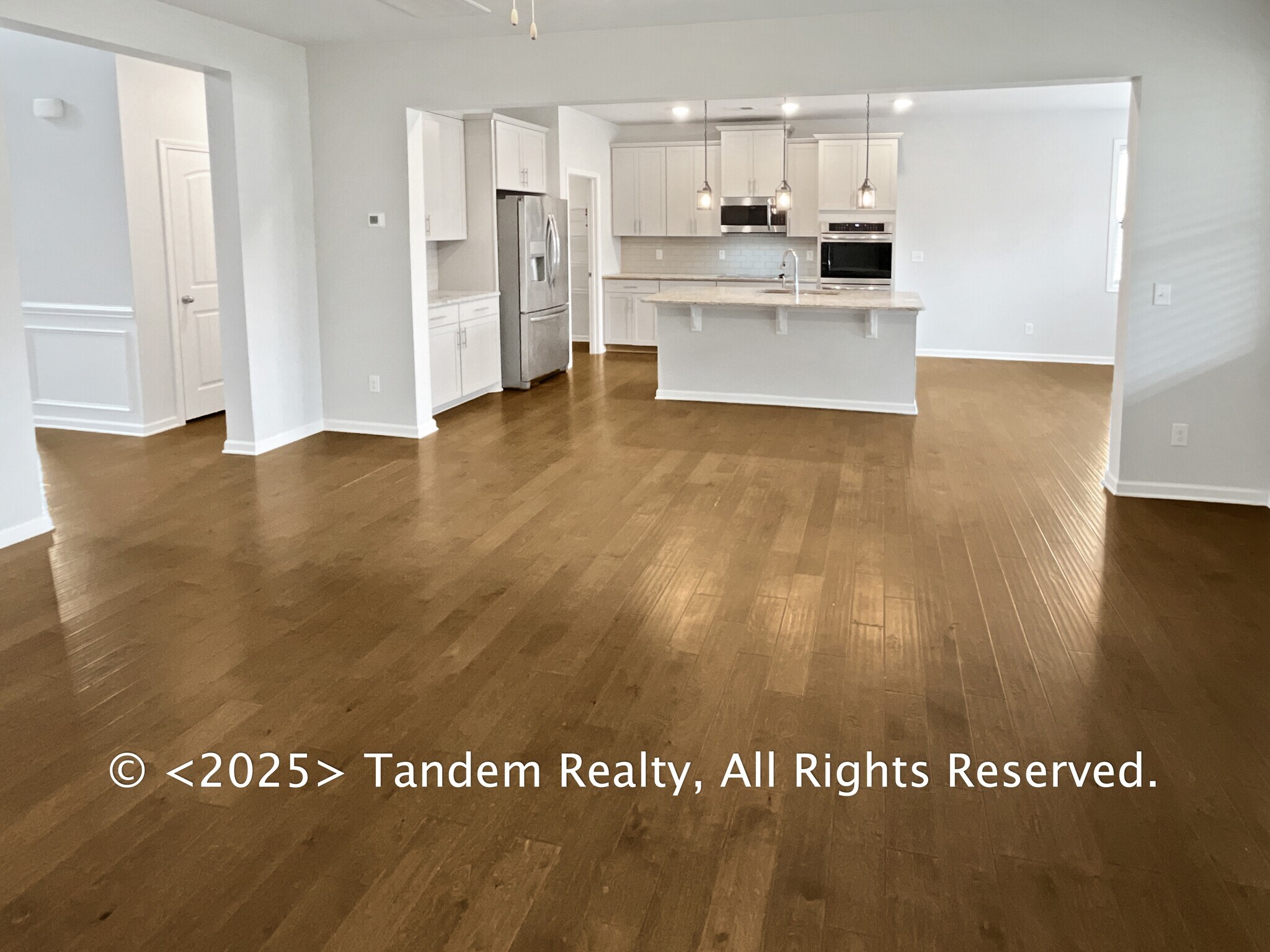 Building Photo - 8020 Forest Hills Dr