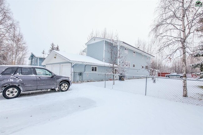 Building Photo - 2663 S Turner St