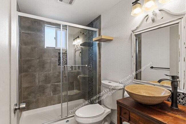 Building Photo - 2037 36th Ave