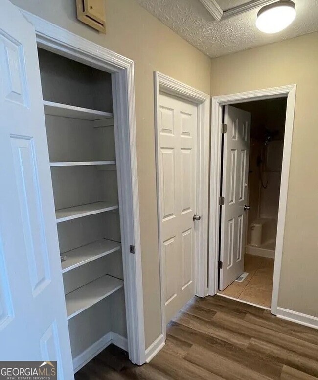 Building Photo - 130 Oxford Ct