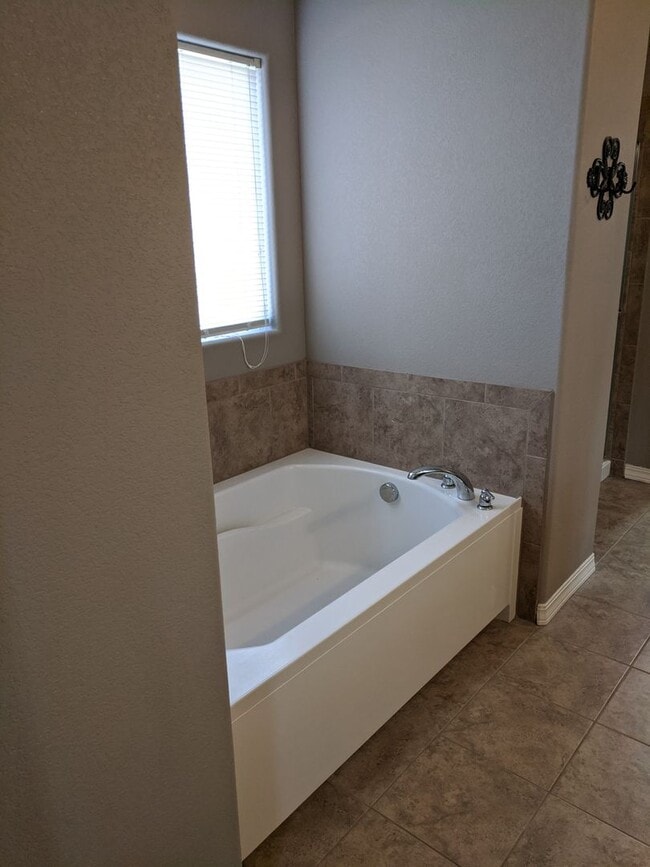 Building Photo - Open layout two-story home