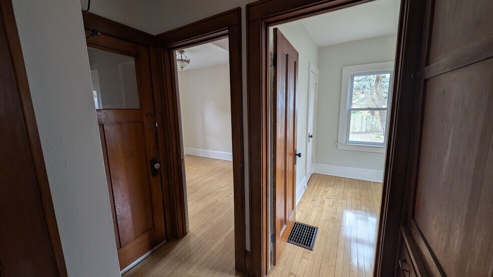 Building Photo - 569 N 65th St