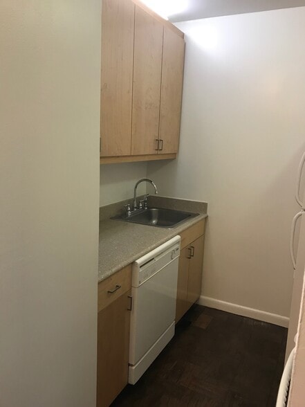 Kitchen - 630 1st Avenue