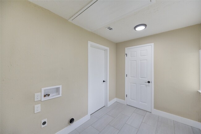 Building Photo - 306 Morris St