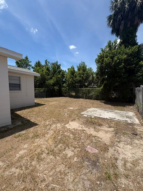 Building Photo - 1014 E Okaloosa Ave