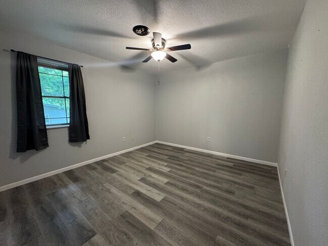 Building Photo - 14467 Worth Ln
