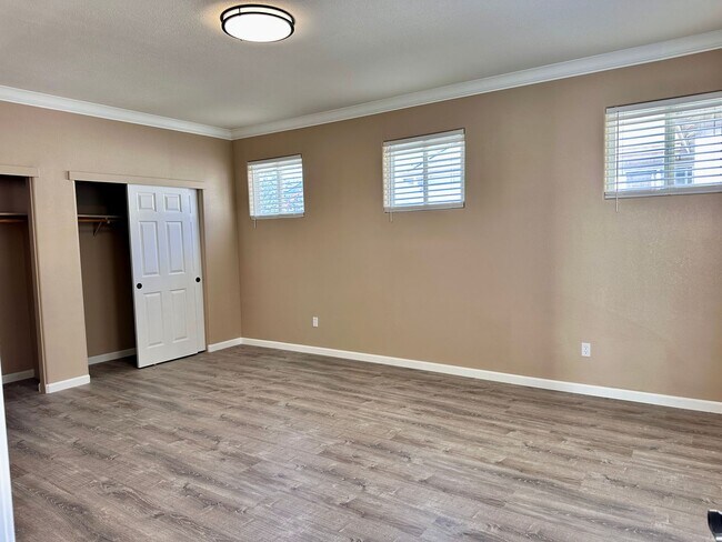 Building Photo - 4 bed/ 4.5 bath in Santa Rosa