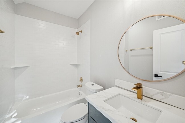 Building Photo - 1003 E 28th St