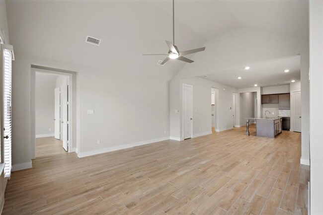 Building Photo - 10719 River Walk Dr