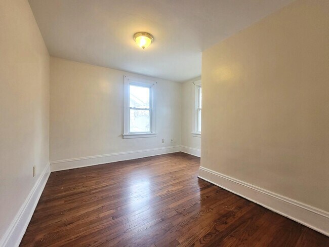 Building Photo - 588 Sanford Ave