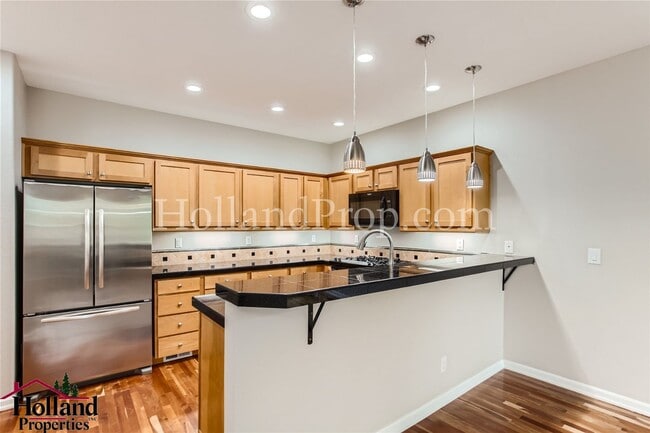 Building Photo - Beautiful Home