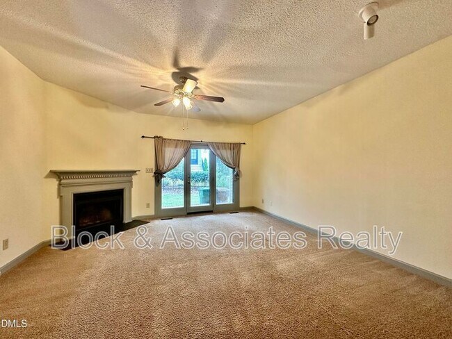 Building Photo - 216 S Walker St