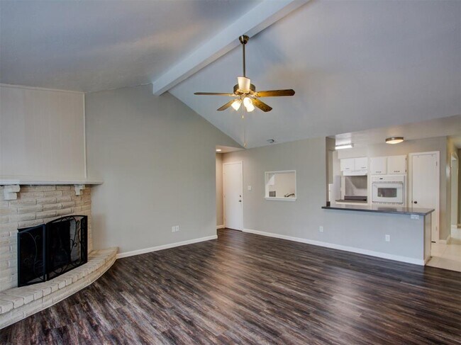 Building Photo - 10815 Montverde Ln