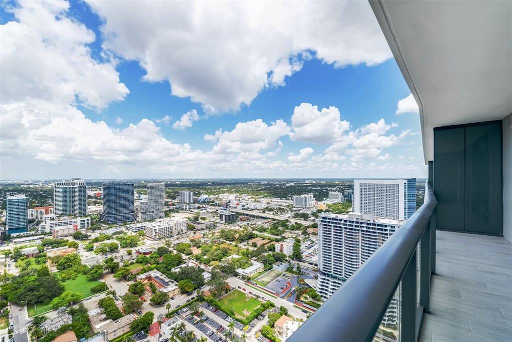 Building Photo - 3131 NE 7th Ave