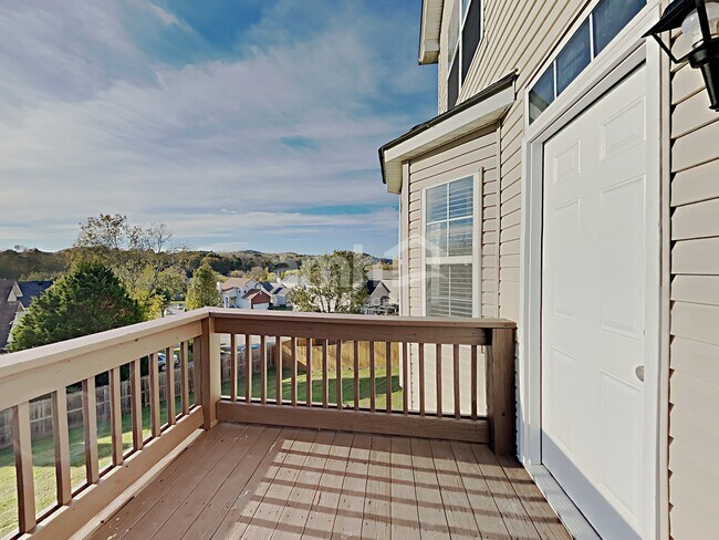 Building Photo - 3112 Creekview Ln