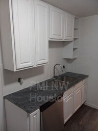 Building Photo - 2681 Gessner Rd