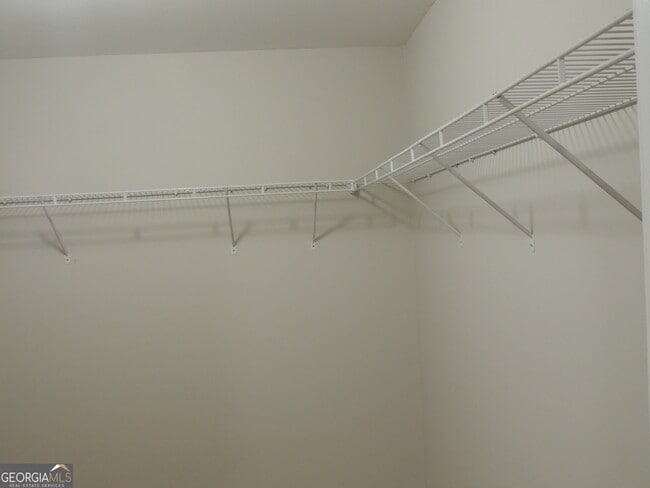 Building Photo - 450 MacLand Dr