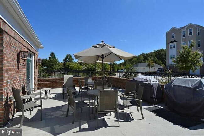 Building Photo - 8612 Wintergreen Ct