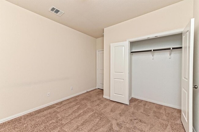 Building Photo - 265 Shale Cir