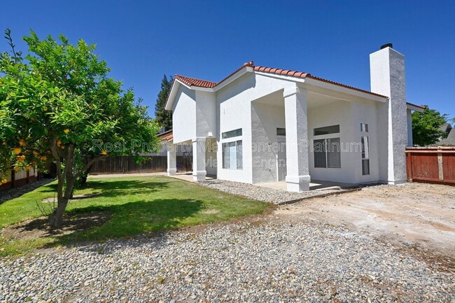 Building Photo - 2233 E Christopher Dr