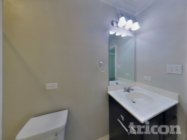 Building Photo - 10019 Placid Bay