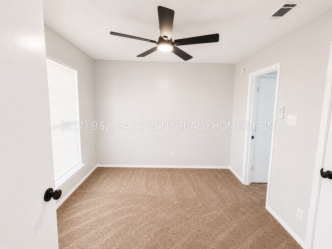 Building Photo - 9902 Plainfield Dr
