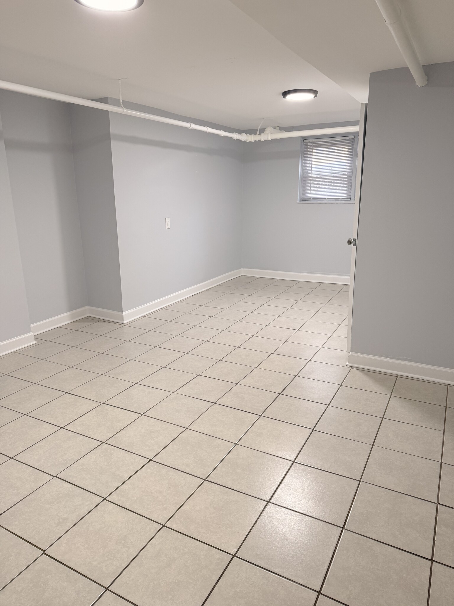 Building Photo - 1745 W North Shore Ave