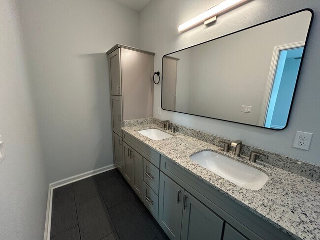 Building Photo - 2022 Trimble Rd