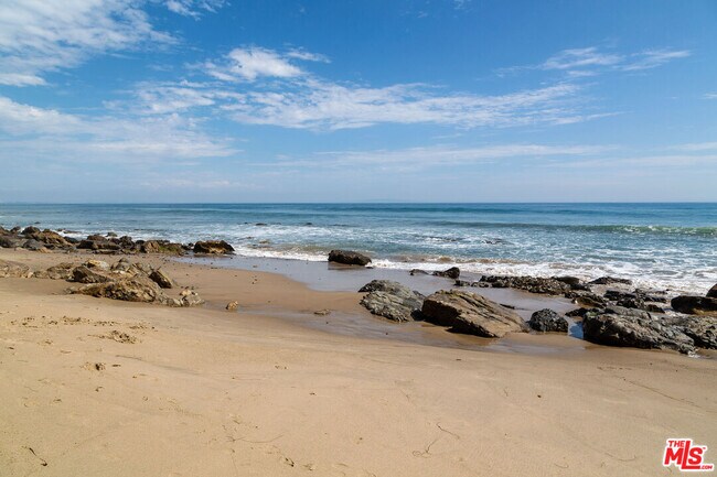 Building Photo - 24230 Malibu Rd