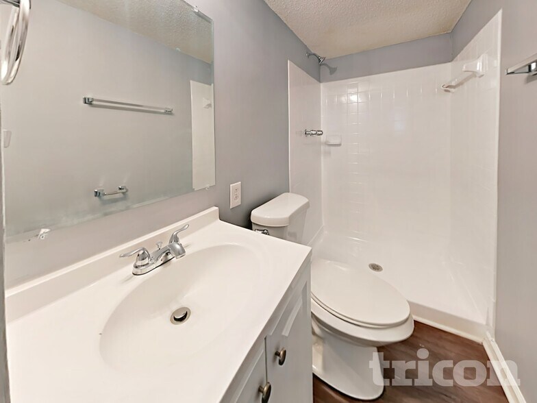 Building Photo - 111 Woodspur Rd