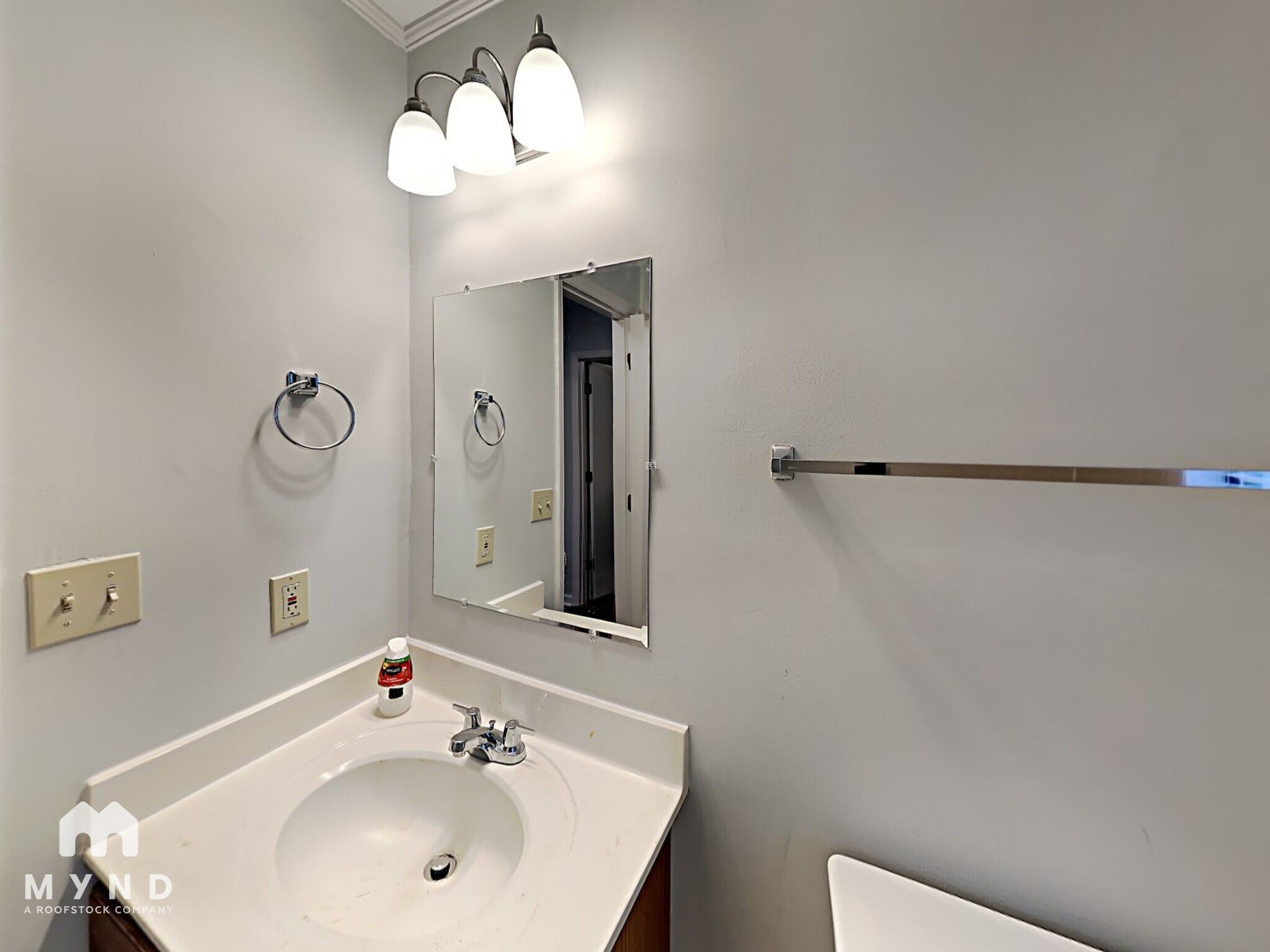 Building Photo - 4832 Wyndam Dr