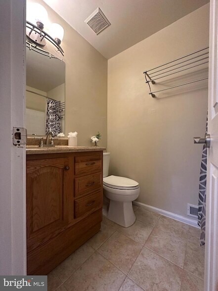 Building Photo - 326 Lancaster Square