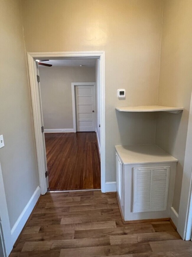 Building Photo - This Single Story Bungalow Home has 2 Bedrooms, 1 Full Bath located in Lyman at Pacific Mills whi...