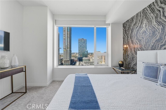 Building Photo - 1050 S Grand Ave