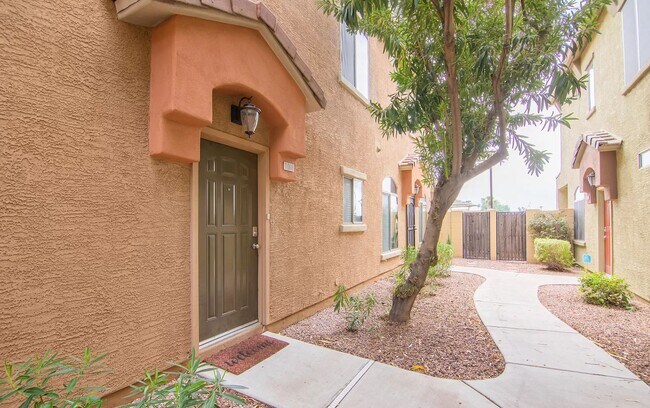 Building Photo - 2150 E Bell Rd