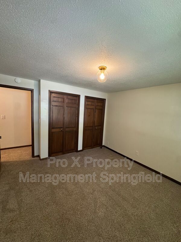 Building Photo - 3332 S Southlyn Pl